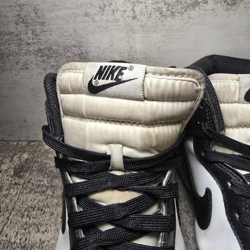 Nike Men's Black and White High-Top Sneakers